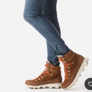 Sorel Women's Kinetic Conquest Winter Boots